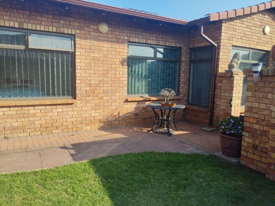 3 Bedroom Property for Sale in Dal Fouche Gauteng