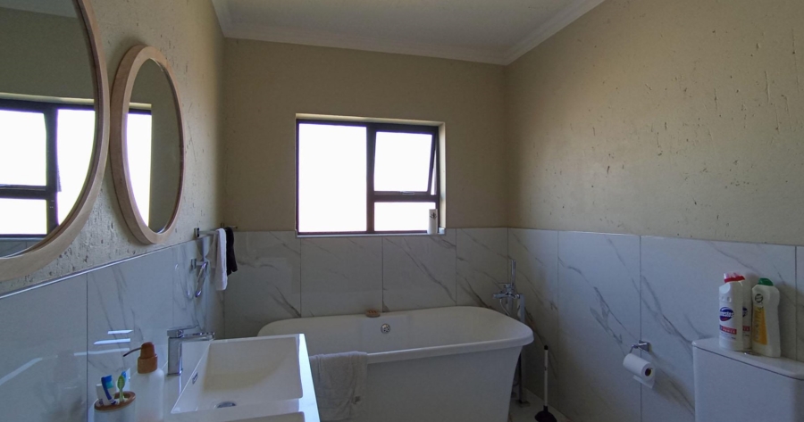 4 Bedroom Property for Sale in Halfway House Gauteng