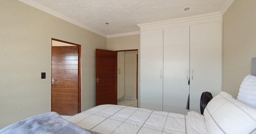 4 Bedroom Property for Sale in Halfway House Gauteng