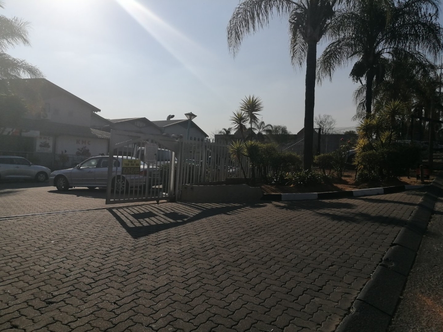 To Let Commercial Property for Rent in Barbeque Downs Gauteng