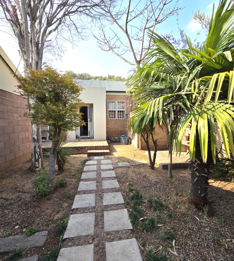 1 Bedroom Property for Sale in Vorna Valley Gauteng