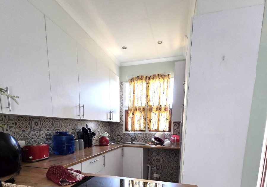 1 Bedroom Property for Sale in Vorna Valley Gauteng