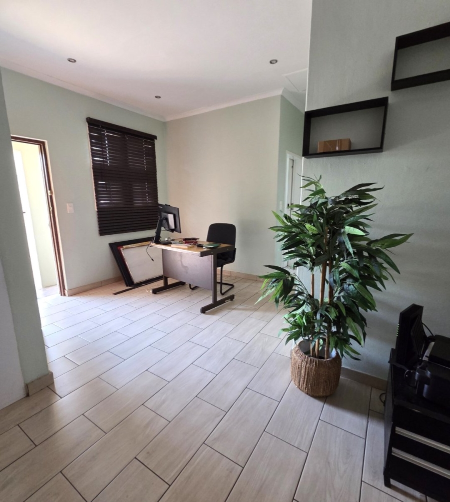 1 Bedroom Property for Sale in Vorna Valley Gauteng
