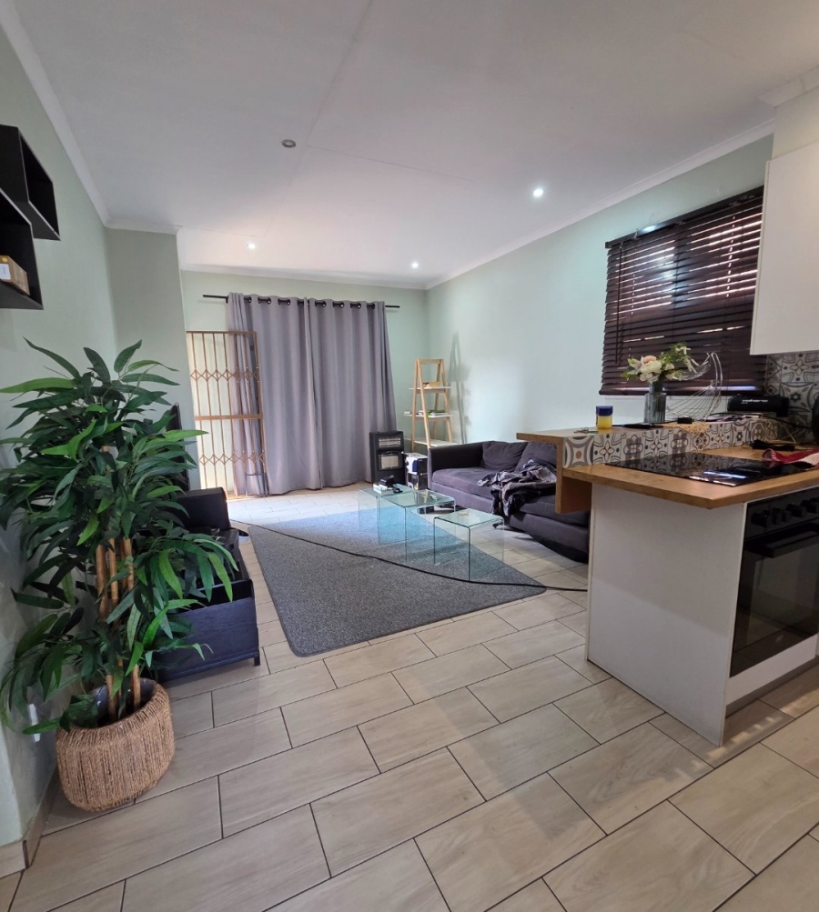 1 Bedroom Property for Sale in Vorna Valley Gauteng