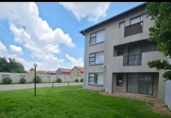 2 Bedroom Property for Sale in Eveleigh Gauteng