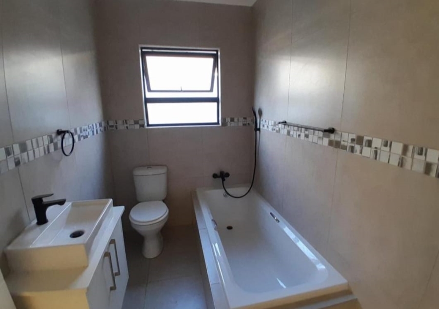 2 Bedroom Property for Sale in The Orchards Gauteng
