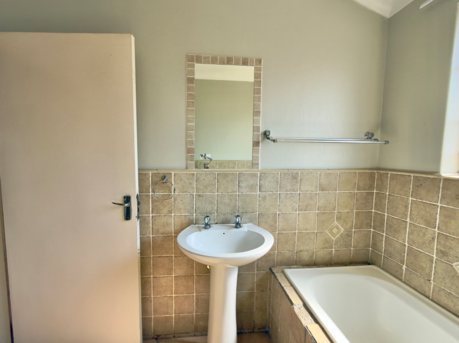 2 Bedroom Property for Sale in Germiston South Gauteng