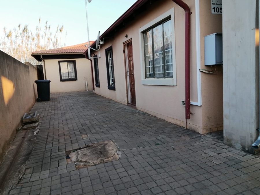 7 Bedroom Property for Sale in Nellmapius Gauteng