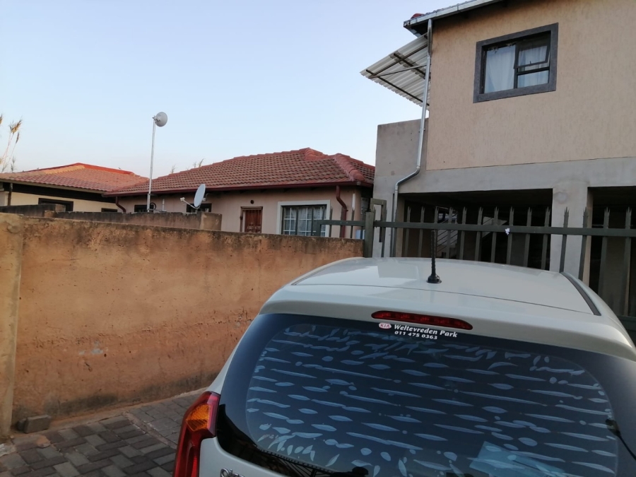 7 Bedroom Property for Sale in Nellmapius Gauteng