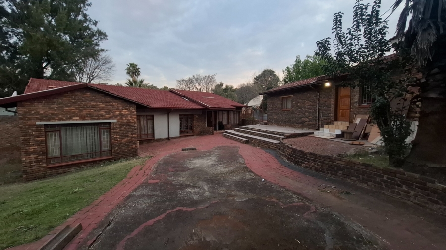 4 Bedroom Property for Sale in Lombardy West Gauteng