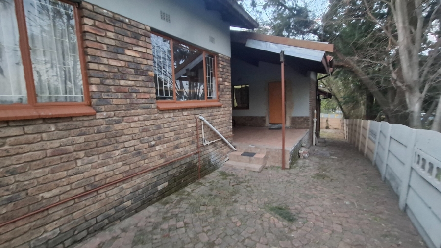4 Bedroom Property for Sale in Lombardy West Gauteng