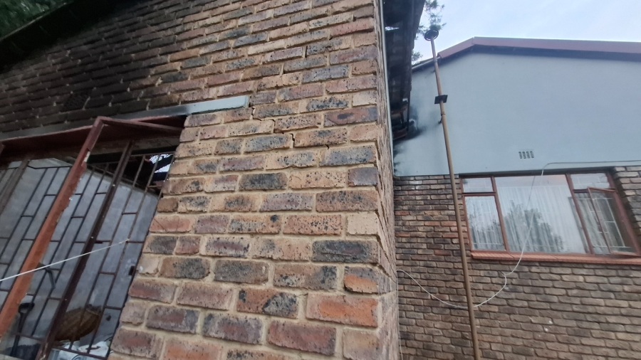 4 Bedroom Property for Sale in Lombardy West Gauteng