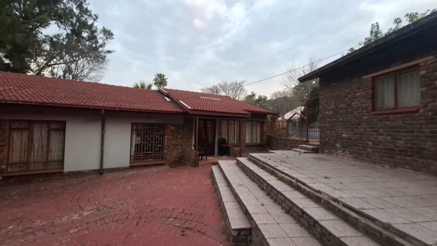 4 Bedroom Property for Sale in Lombardy West Gauteng