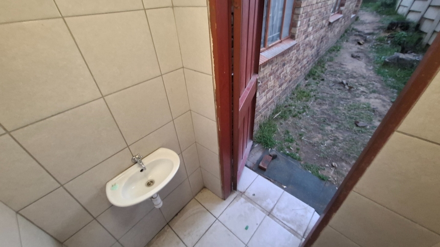 4 Bedroom Property for Sale in Lombardy West Gauteng