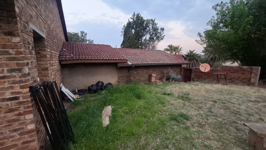 4 Bedroom Property for Sale in Lombardy West Gauteng
