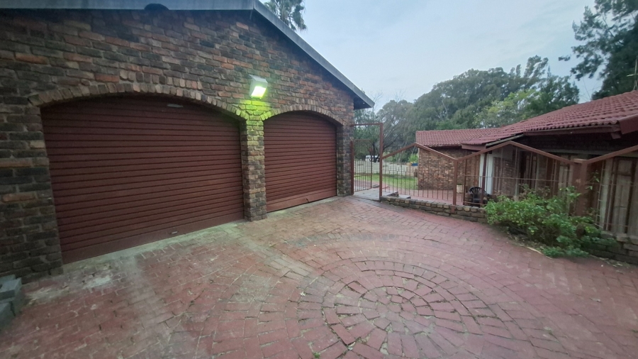 4 Bedroom Property for Sale in Lombardy West Gauteng