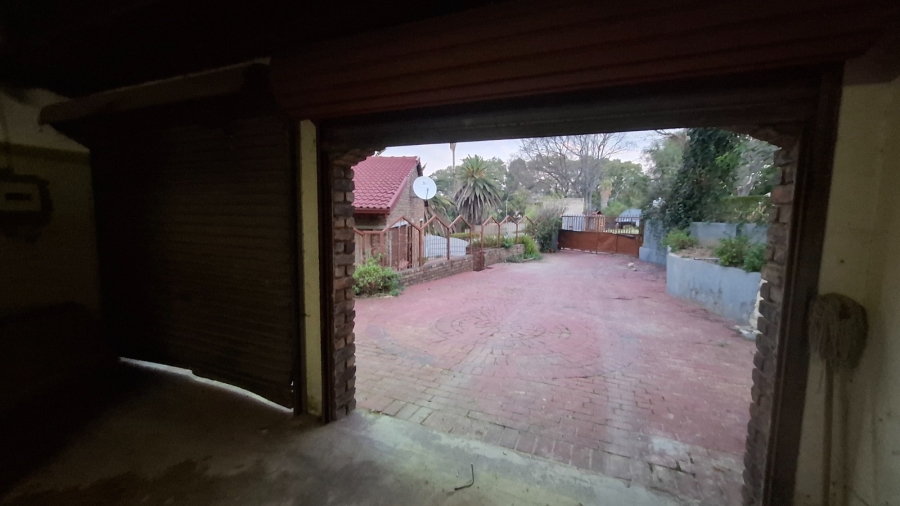 4 Bedroom Property for Sale in Lombardy West Gauteng