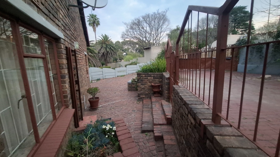 4 Bedroom Property for Sale in Lombardy West Gauteng