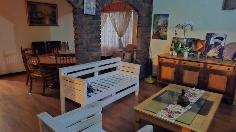 4 Bedroom Property for Sale in Lombardy West Gauteng
