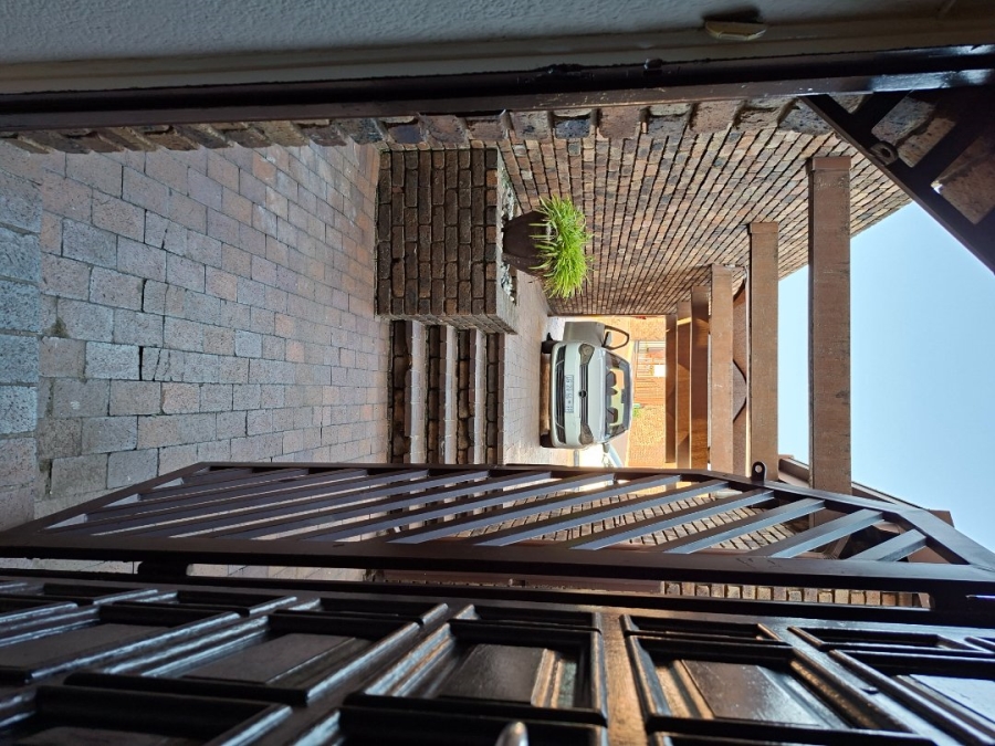  Bedroom Property for Sale in Bramley Park Gauteng