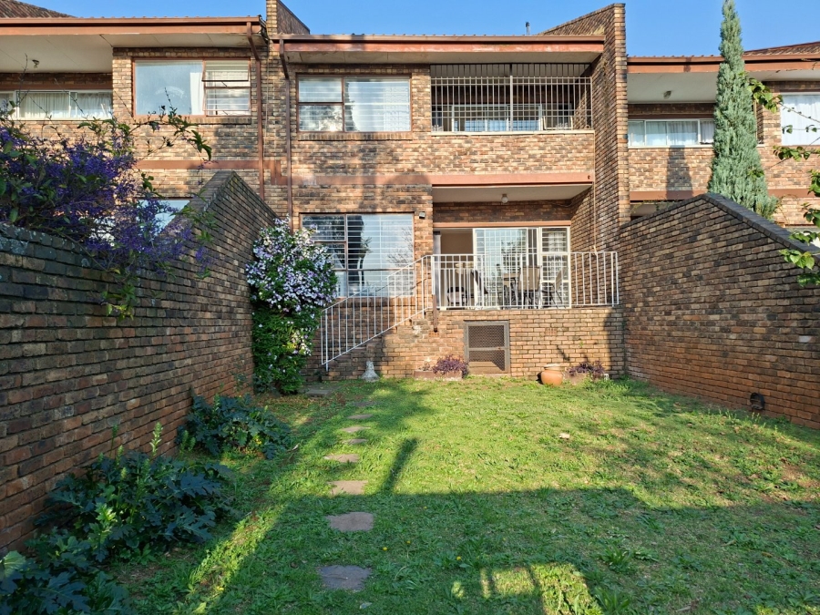  Bedroom Property for Sale in Bramley Park Gauteng