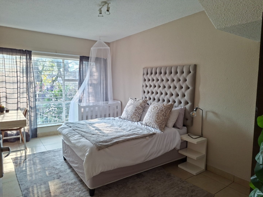  Bedroom Property for Sale in Bramley Park Gauteng