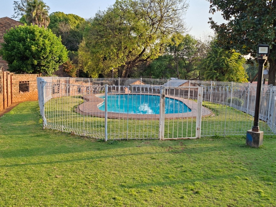  Bedroom Property for Sale in Bramley Park Gauteng
