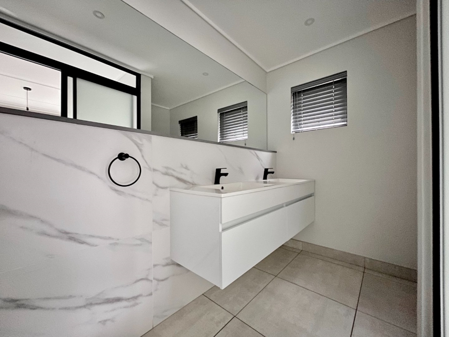 To Let 3 Bedroom Property for Rent in The Polofields Gauteng
