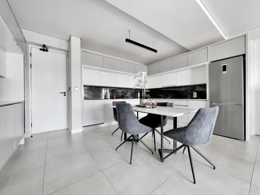 To Let 2 Bedroom Property for Rent in Waterfall Gauteng