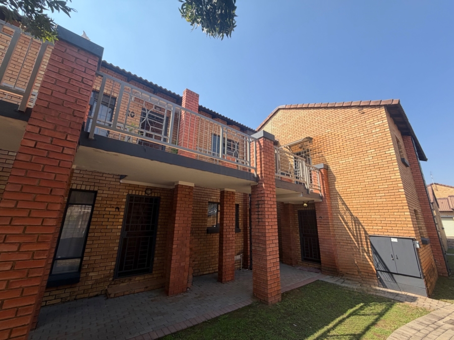 2 Bedroom Property for Sale in Equestria Gauteng