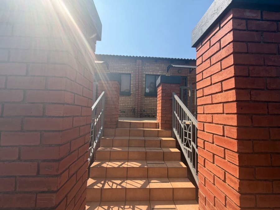 2 Bedroom Property for Sale in Equestria Gauteng
