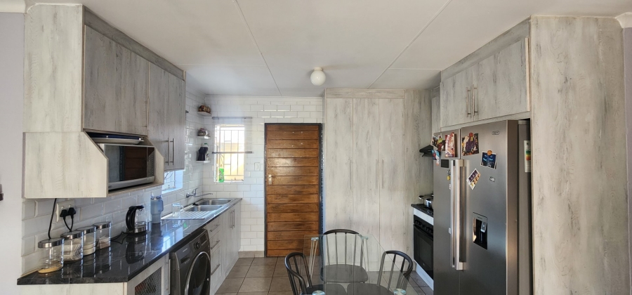 3 Bedroom Property for Sale in Sky City Gauteng