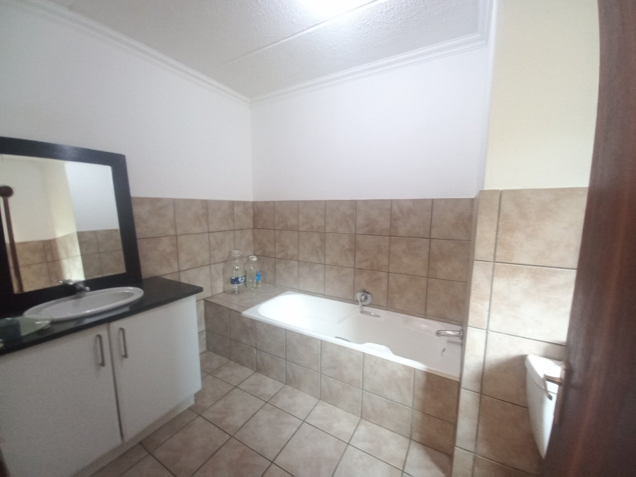 2 Bedroom Property for Sale in Carlswald North Estate Gauteng