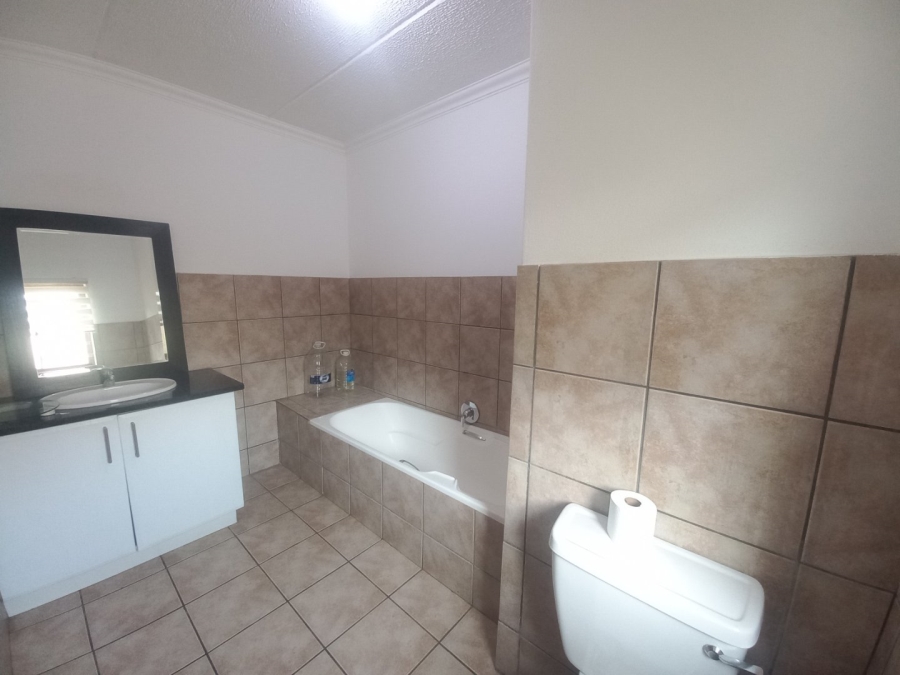 2 Bedroom Property for Sale in Carlswald North Estate Gauteng