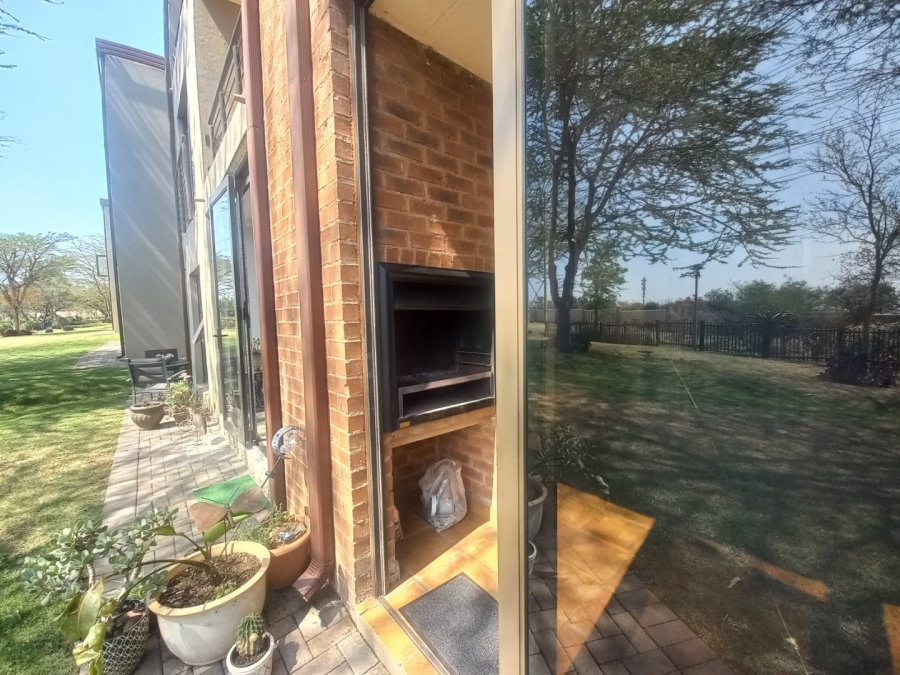 2 Bedroom Property for Sale in Carlswald North Estate Gauteng