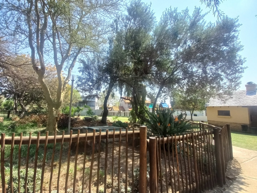 2 Bedroom Property for Sale in Carlswald North Estate Gauteng