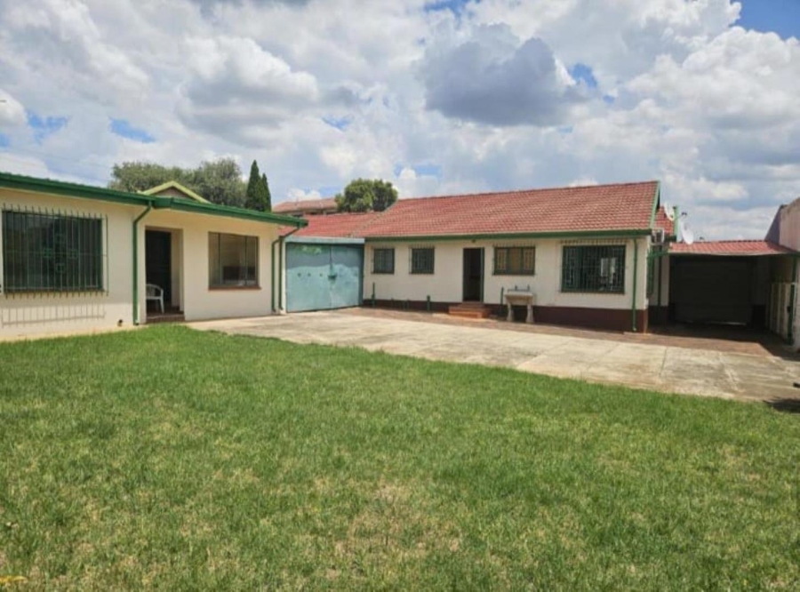 3 Bedroom Property for Sale in Zakariyya Park Gauteng