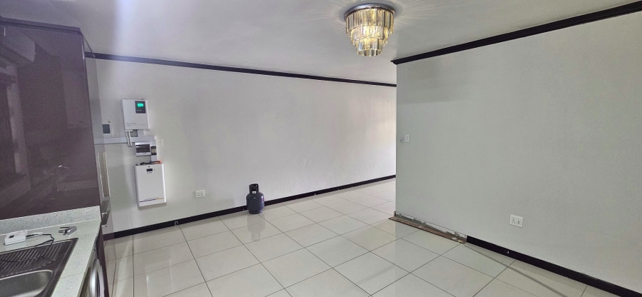To Let 1 Bedroom Property for Rent in Fourways Gauteng