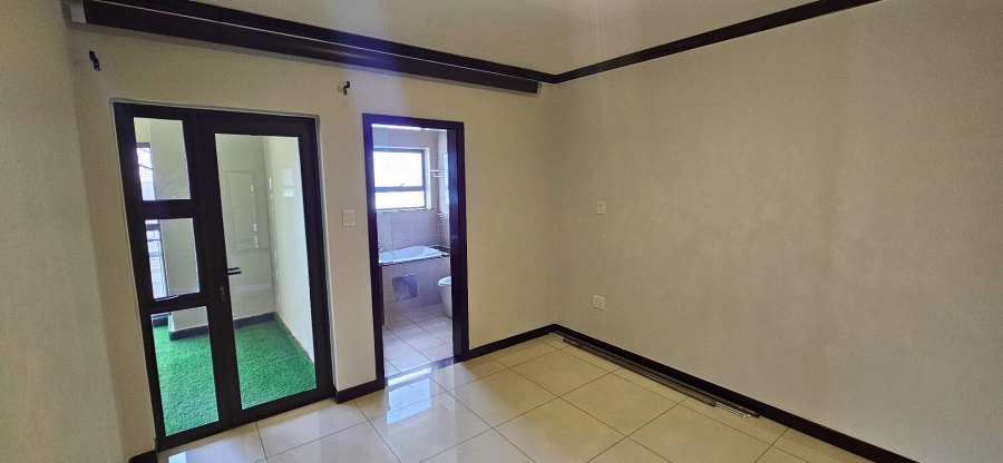 To Let 1 Bedroom Property for Rent in Fourways Gauteng