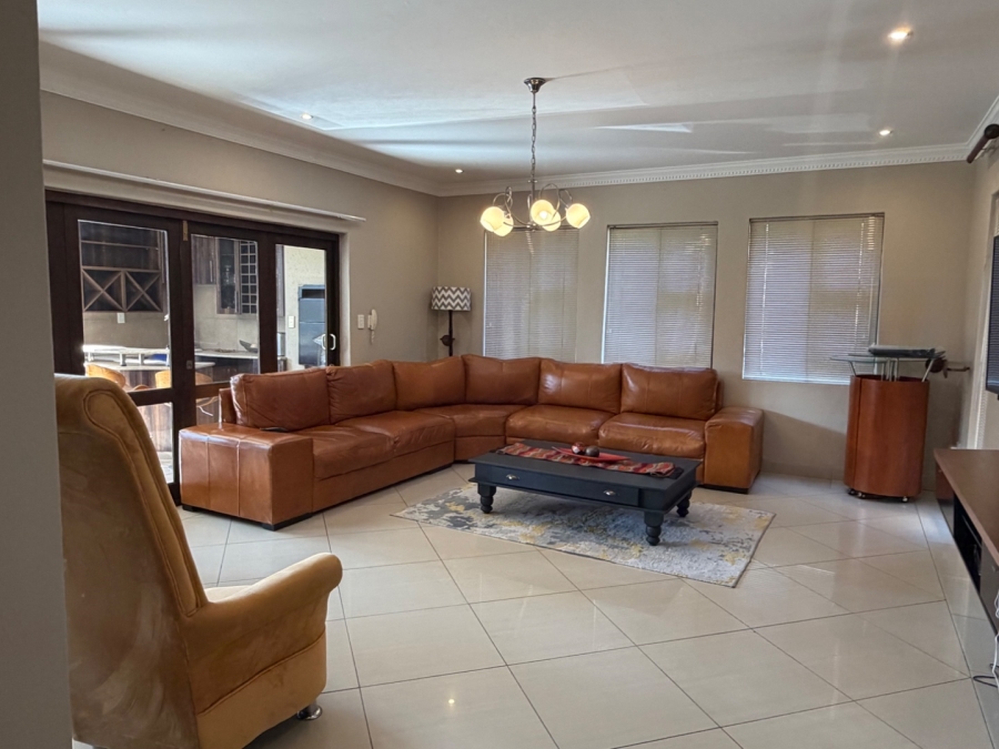 5 Bedroom Property for Sale in Willow Acres Ext 3 Gauteng
