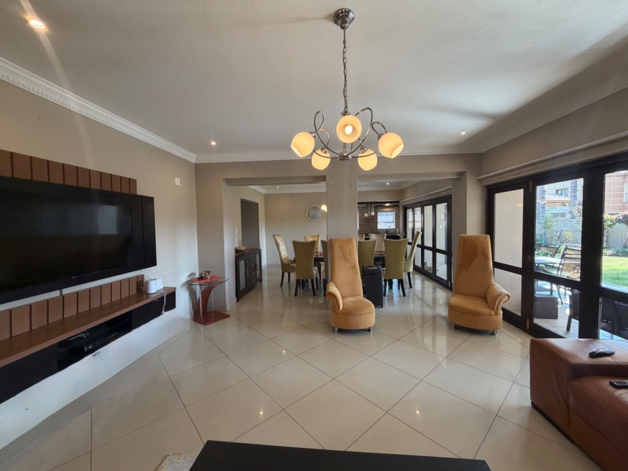 5 Bedroom Property for Sale in Willow Acres Ext 3 Gauteng