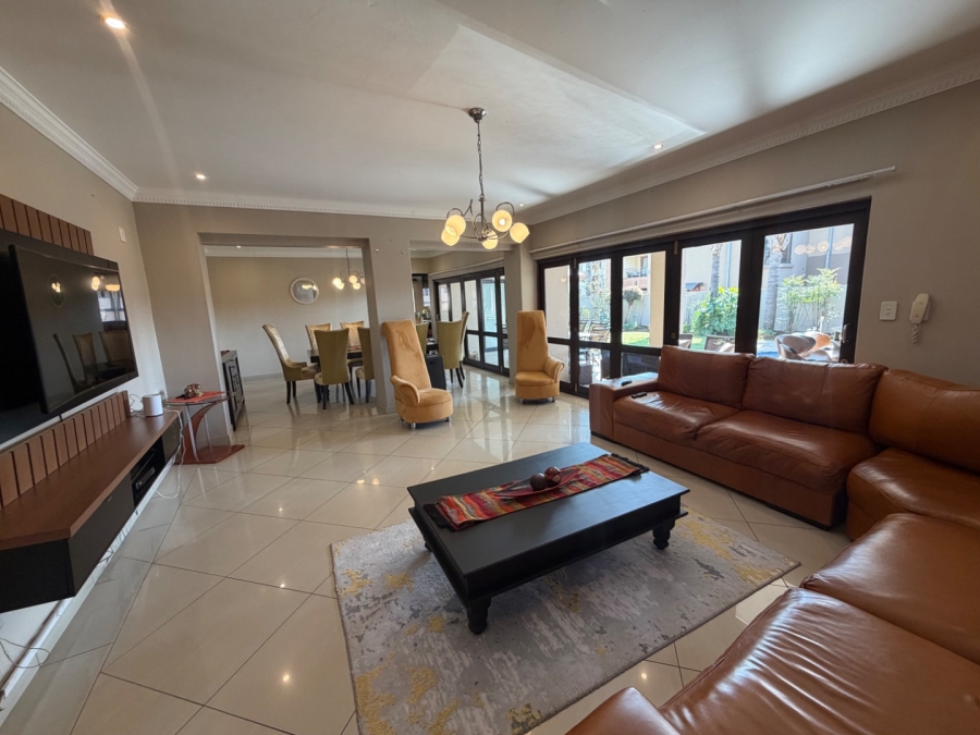 5 Bedroom Property for Sale in Willow Acres Ext 3 Gauteng