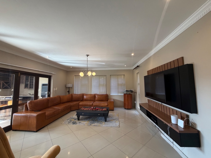 5 Bedroom Property for Sale in Willow Acres Ext 3 Gauteng