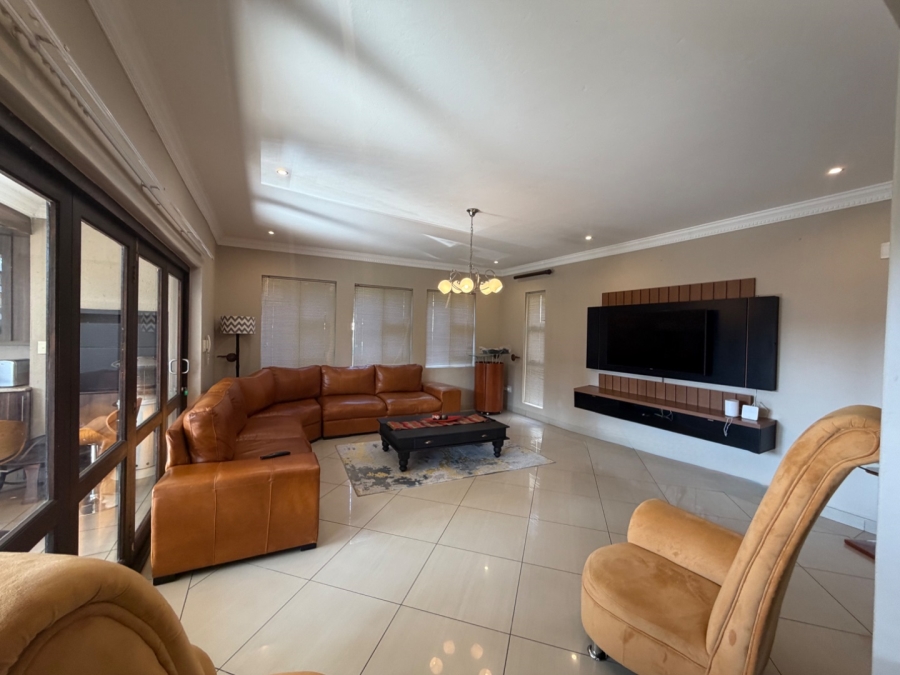 5 Bedroom Property for Sale in Willow Acres Ext 3 Gauteng