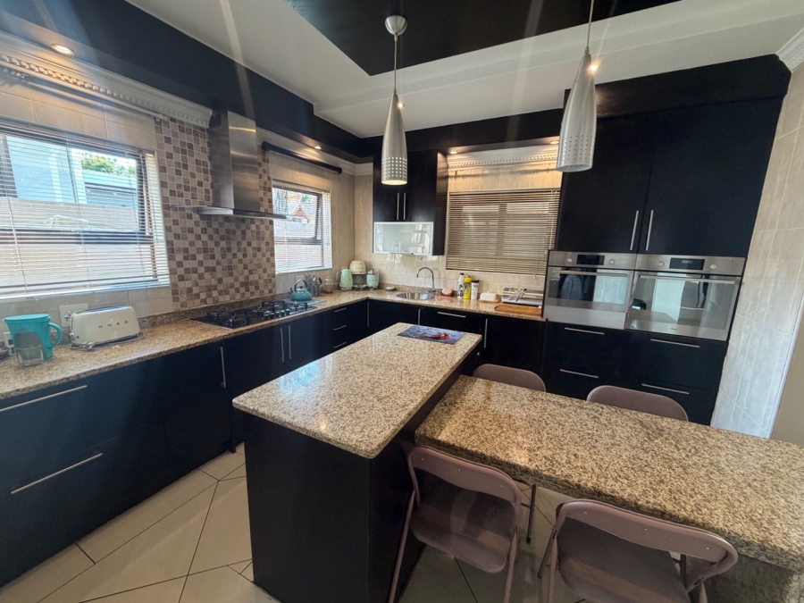 5 Bedroom Property for Sale in Willow Acres Ext 3 Gauteng