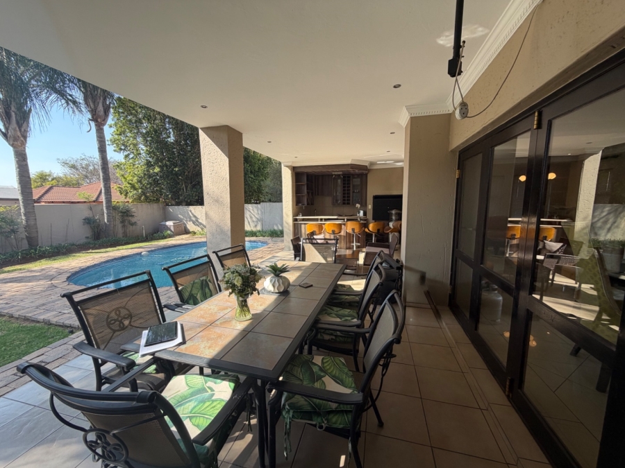5 Bedroom Property for Sale in Willow Acres Ext 3 Gauteng