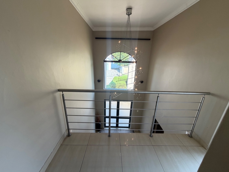 5 Bedroom Property for Sale in Willow Acres Ext 3 Gauteng