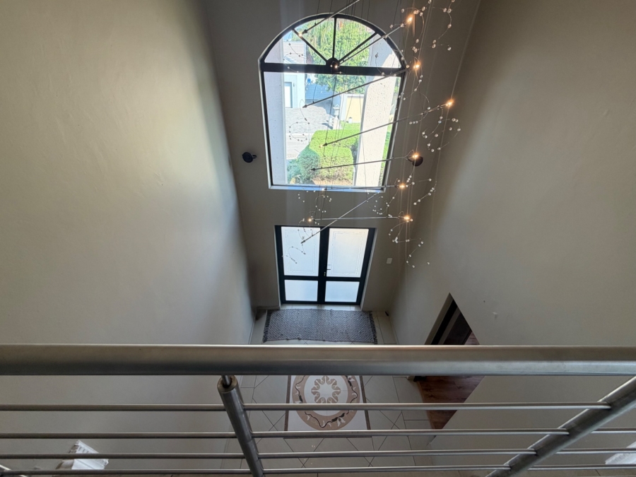 5 Bedroom Property for Sale in Willow Acres Ext 3 Gauteng