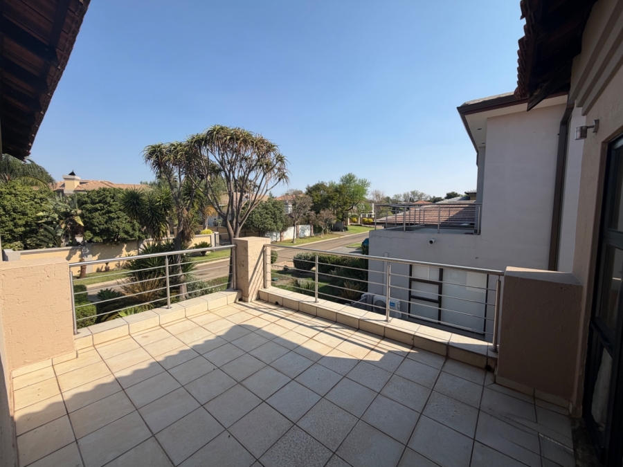5 Bedroom Property for Sale in Willow Acres Ext 3 Gauteng