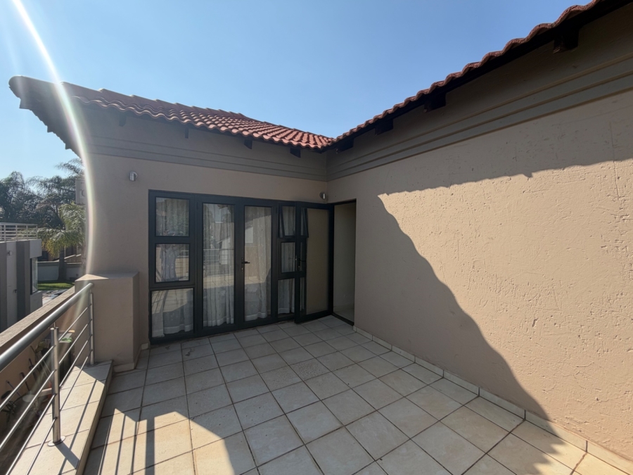 5 Bedroom Property for Sale in Willow Acres Ext 3 Gauteng